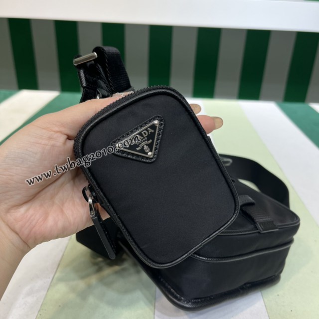 Prada專櫃新款迷你郵差包 2VD043 普拉達男女共用黑色休閒斜挎包 csp1719